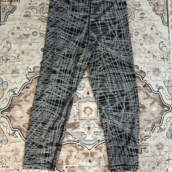 Women's Nike Pro Dri-Fit Black, White Crop Leggings Size Medium - Picture 3 of 10